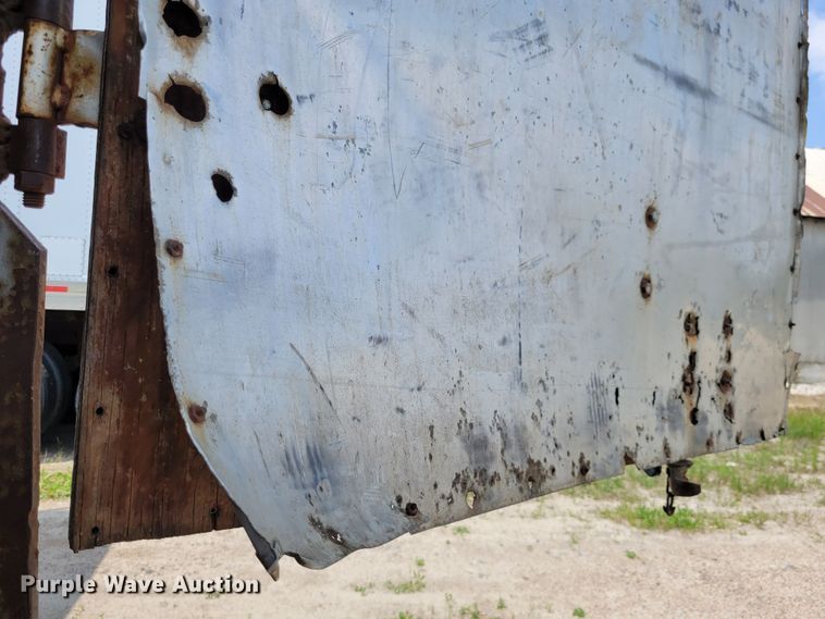 image for item DK1866 1978 Freuhauf FBZ9F240  dry van trailer