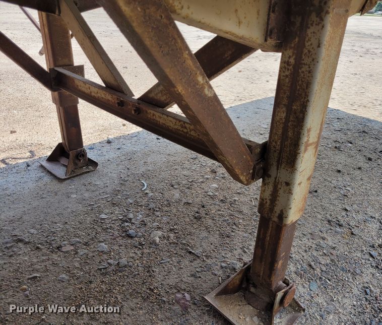 image for item DK1866 1978 Freuhauf FBZ9F240  dry van trailer