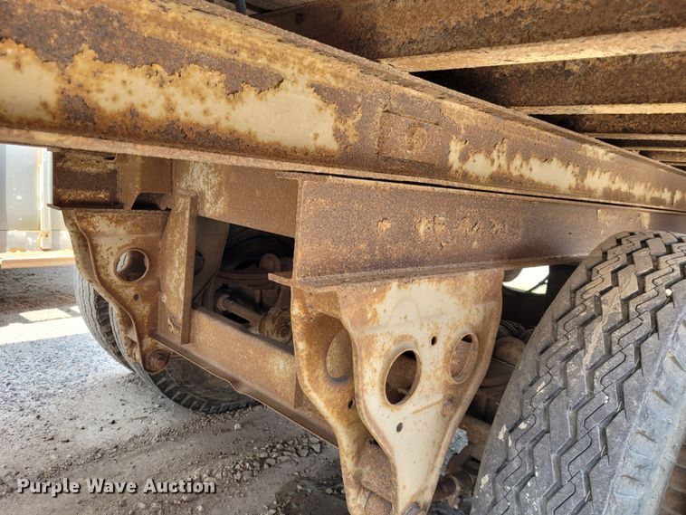 image for item DK1866 1978 Freuhauf FBZ9F240  dry van trailer