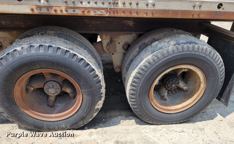 image for item DK1866 1978 Freuhauf FBZ9F240  dry van trailer