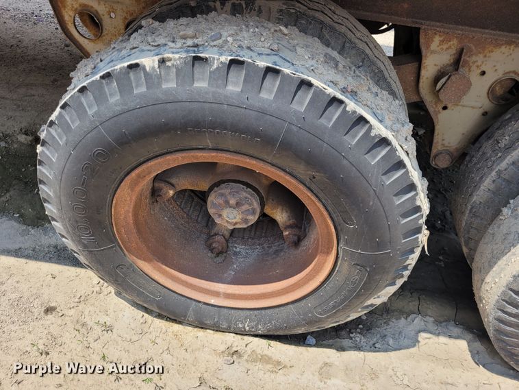 image for item DK1866 1978 Freuhauf FBZ9F240  dry van trailer