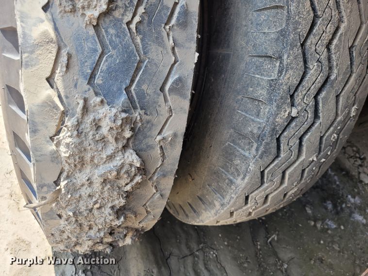 image for item DK1866 1978 Freuhauf FBZ9F240  dry van trailer