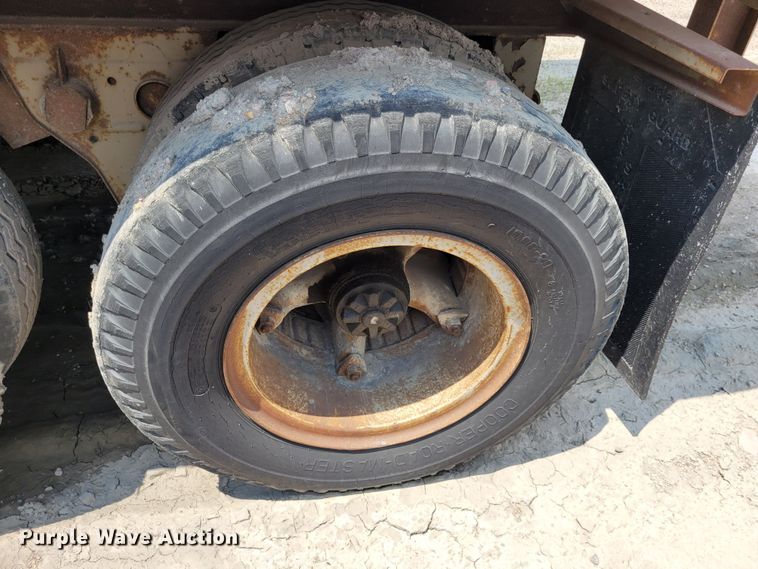 image for item DK1866 1978 Freuhauf FBZ9F240  dry van trailer