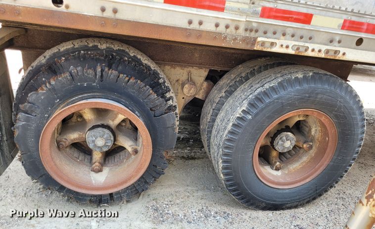 image for item DK1866 1978 Freuhauf FBZ9F240  dry van trailer