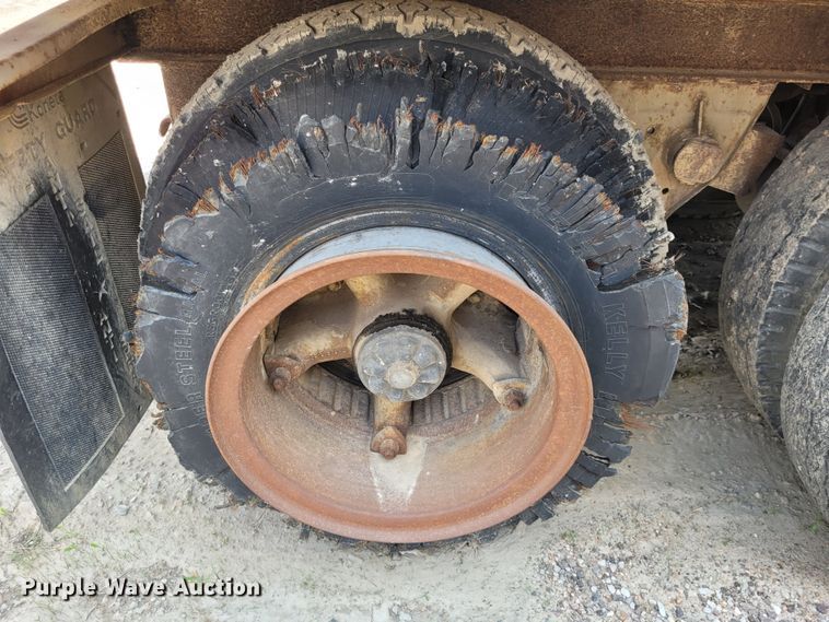 image for item DK1866 1978 Freuhauf FBZ9F240  dry van trailer