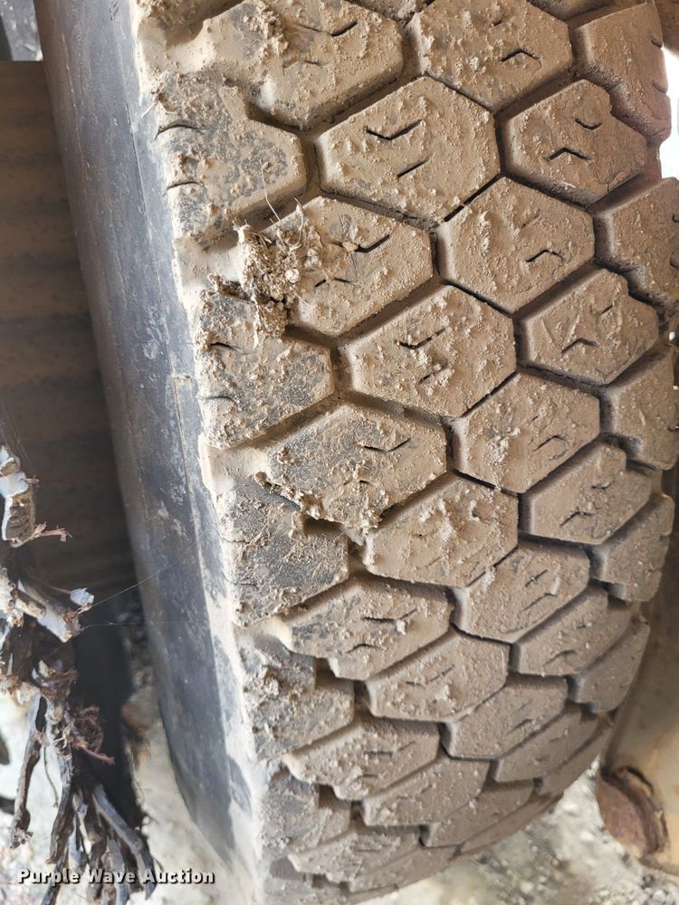 image for item DK1866 1978 Freuhauf FBZ9F240  dry van trailer