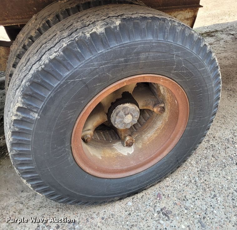 image for item DK1866 1978 Freuhauf FBZ9F240  dry van trailer