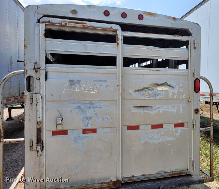 image for item DK1867 2004 Titan  livestock trailer