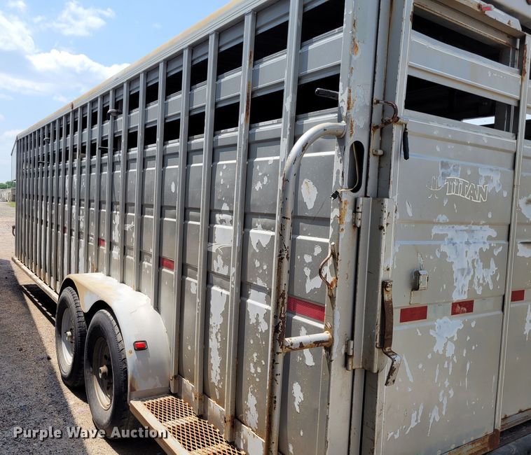 image for item DK1867 2004 Titan  livestock trailer