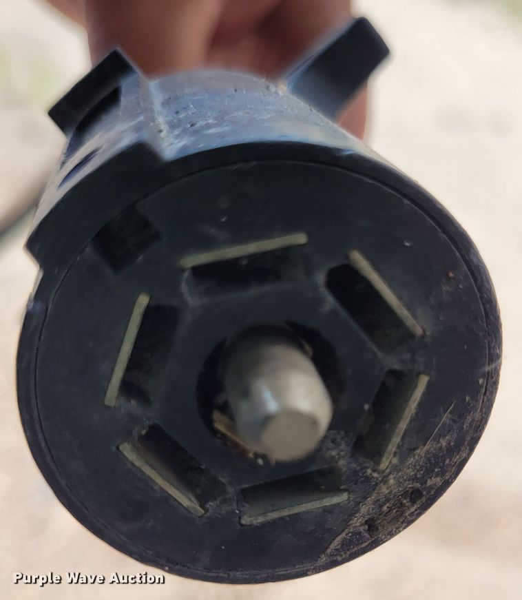 image for item DK1867 2004 Titan  livestock trailer