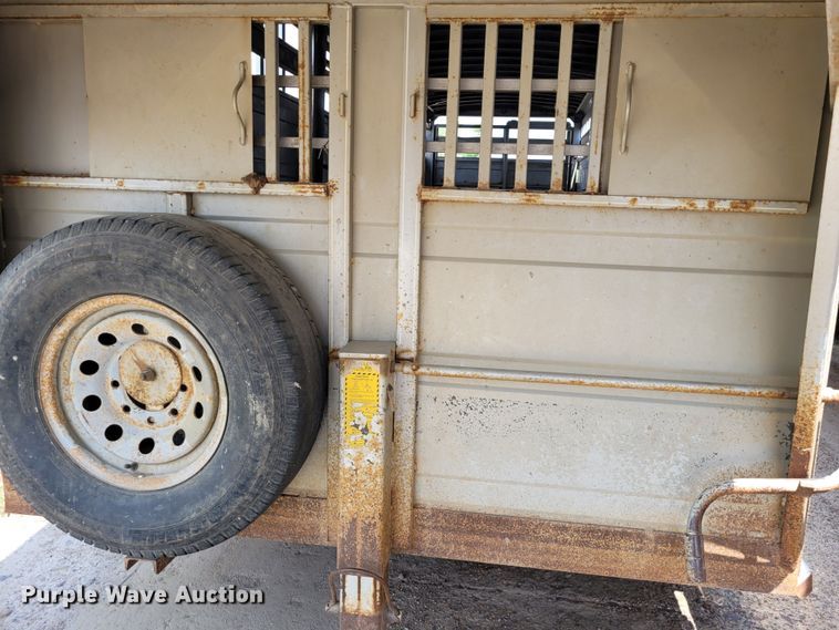 image for item DK1867 2004 Titan  livestock trailer