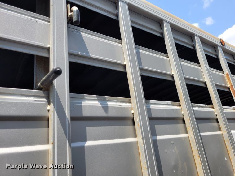 image for item DK1867 2004 Titan  livestock trailer
