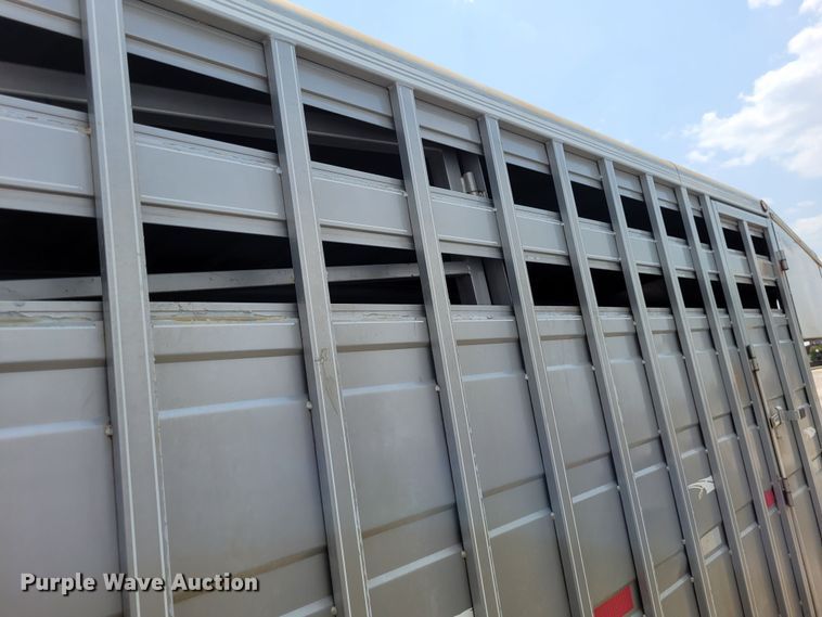 image for item DK1867 2004 Titan  livestock trailer