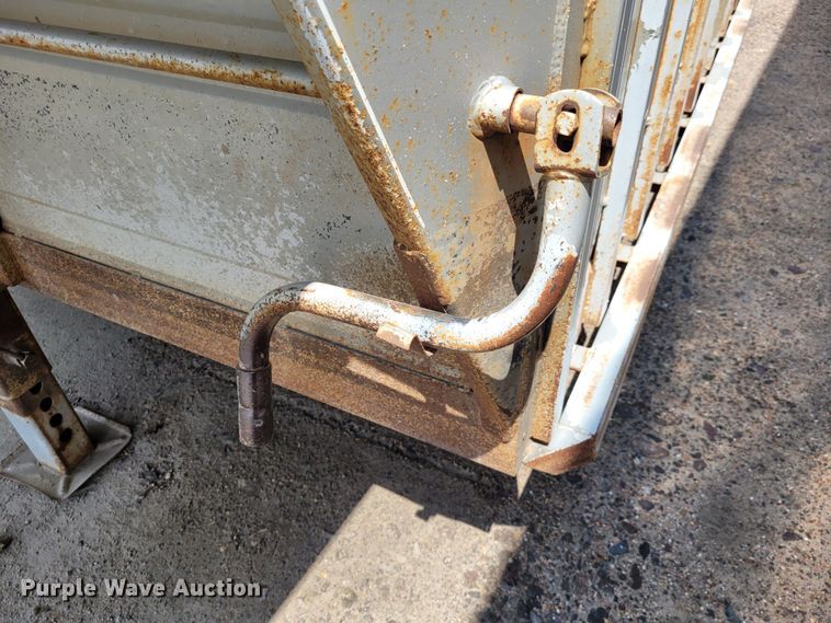 image for item DK1867 2004 Titan  livestock trailer