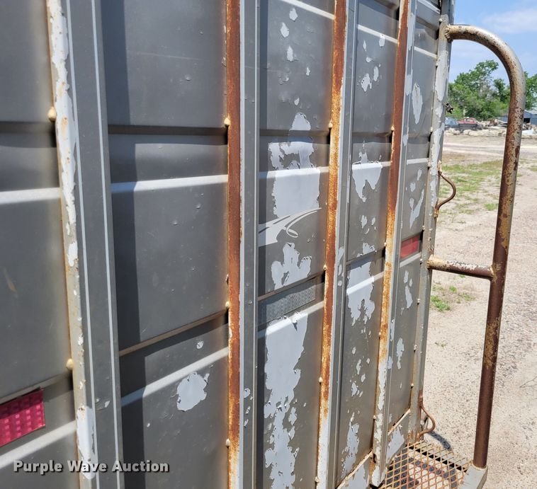 image for item DK1867 2004 Titan  livestock trailer