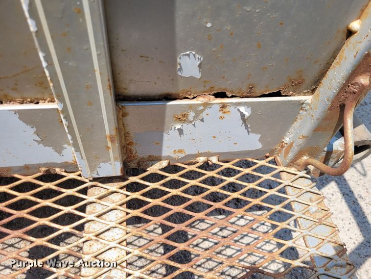 image for item DK1867 2004 Titan  livestock trailer