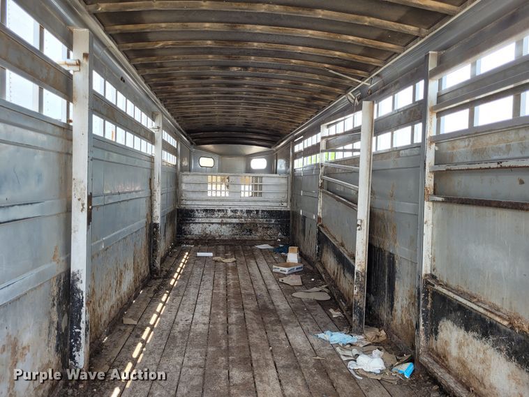 image for item DK1867 2004 Titan  livestock trailer