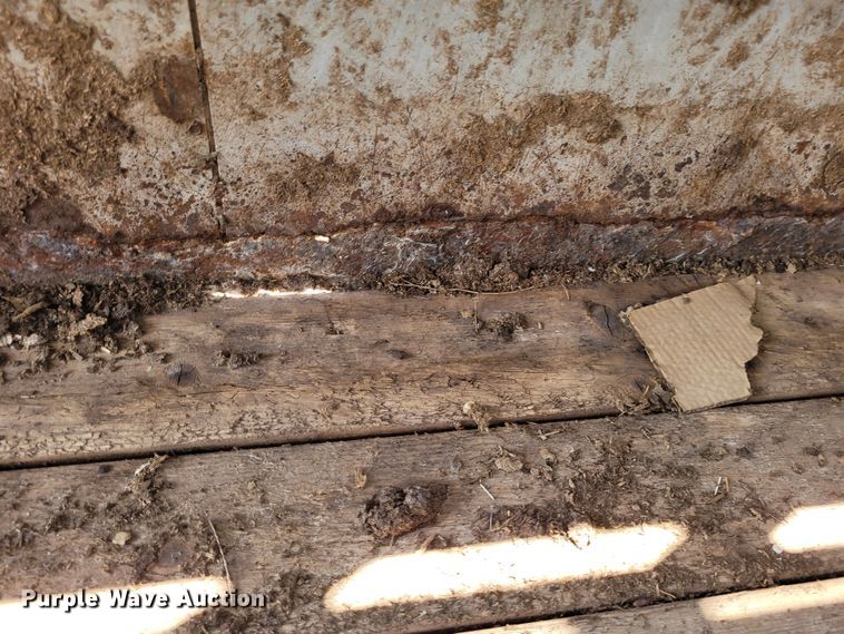 image for item DK1867 2004 Titan  livestock trailer