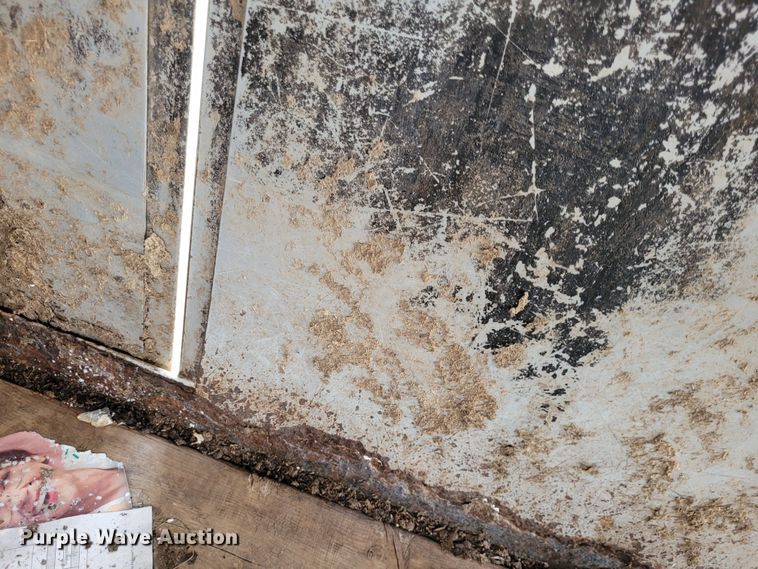 image for item DK1867 2004 Titan  livestock trailer