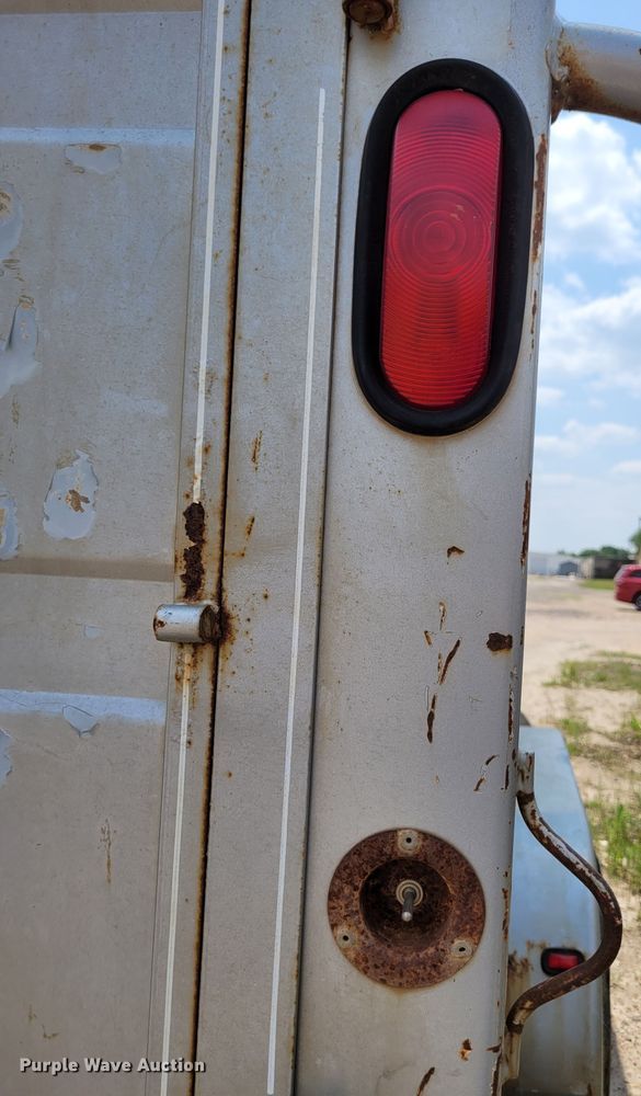 image for item DK1867 2004 Titan  livestock trailer