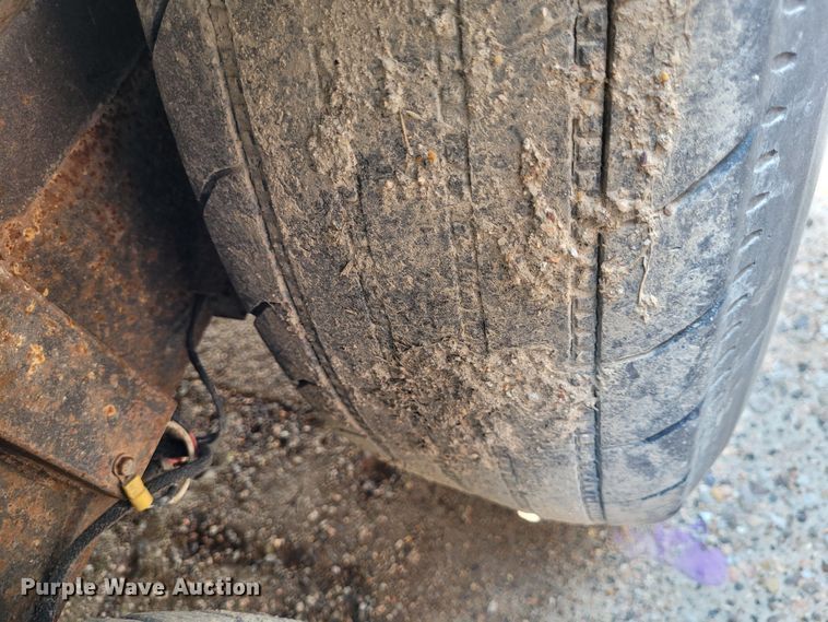 image for item DK1867 2004 Titan  livestock trailer