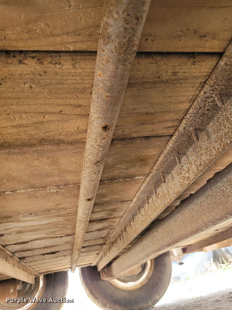 image for item DK1867 2004 Titan  livestock trailer