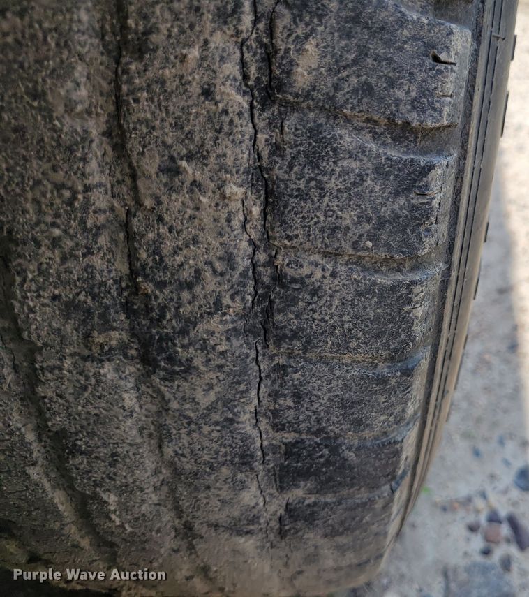 image for item DK1867 2004 Titan  livestock trailer