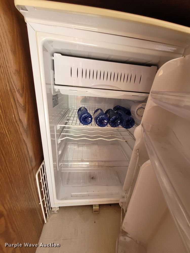 image for item DK1868 2004 Surrey  camper