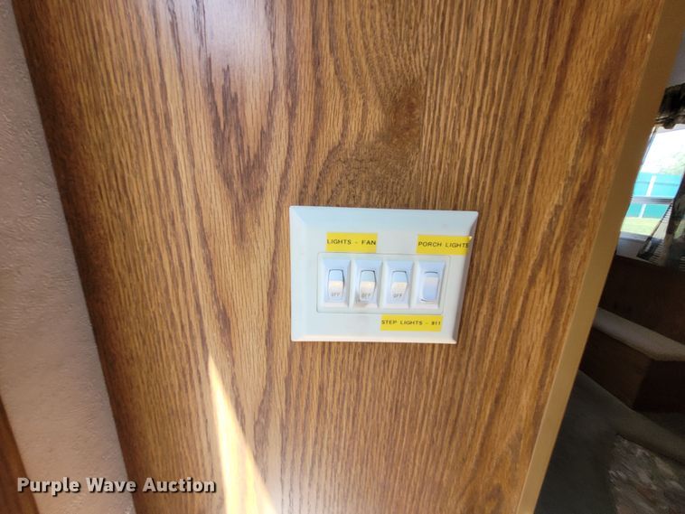 image for item DK1868 2004 Surrey  camper