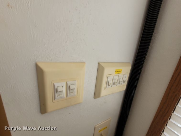 image for item DK1868 2004 Surrey  camper