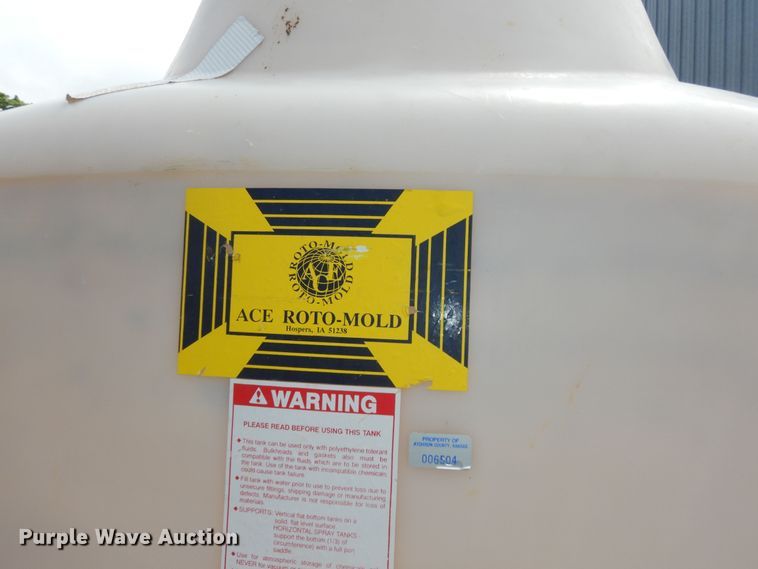 image for item DK1869 1,000 gallon poly tank