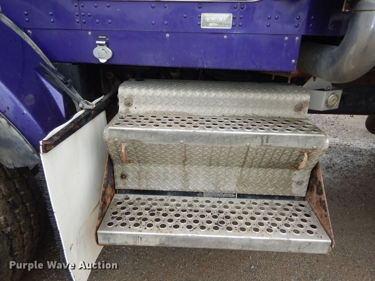 image for item DK1898 2006 Kenworth T800  dump truck