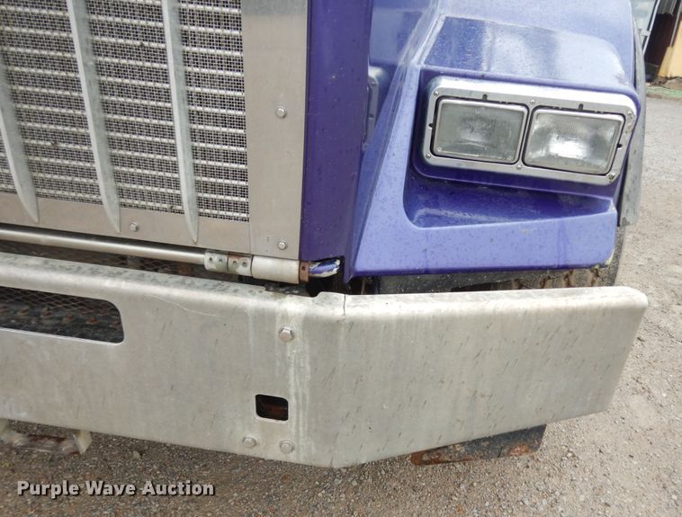 image for item DK1898 2006 Kenworth T800  dump truck