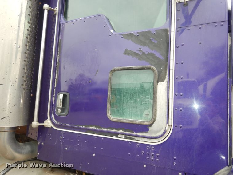 image for item DK1898 2006 Kenworth T800  dump truck