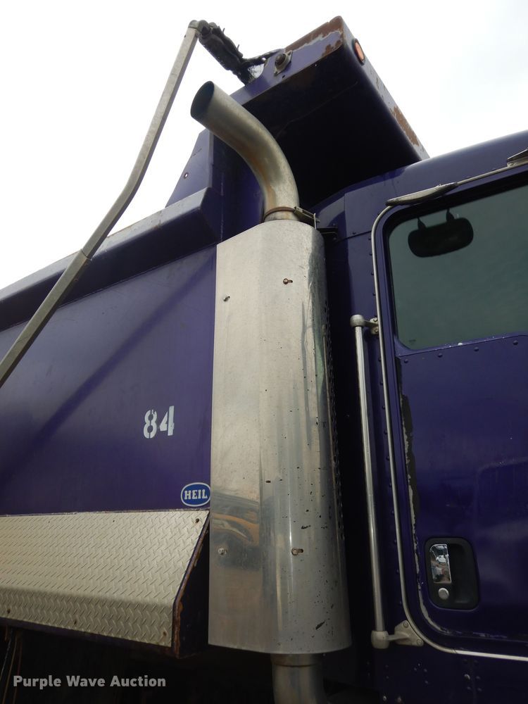 image for item DK1898 2006 Kenworth T800  dump truck