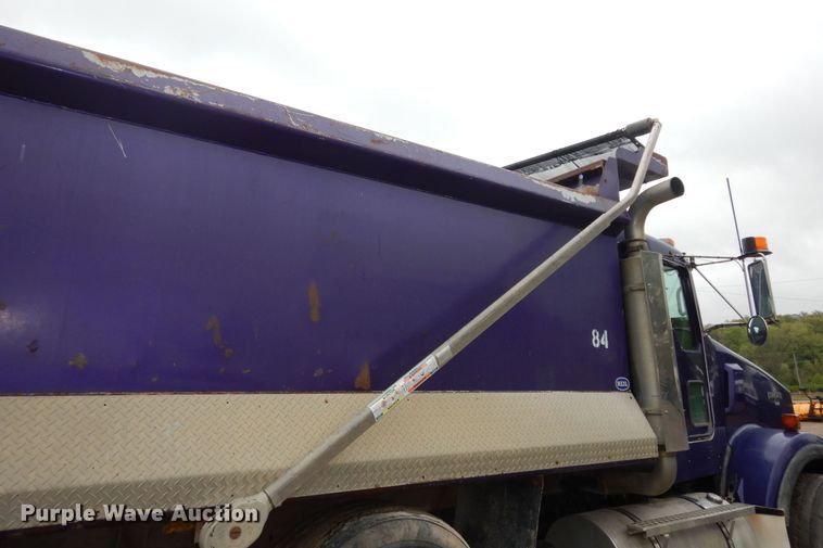 image for item DK1898 2006 Kenworth T800  dump truck