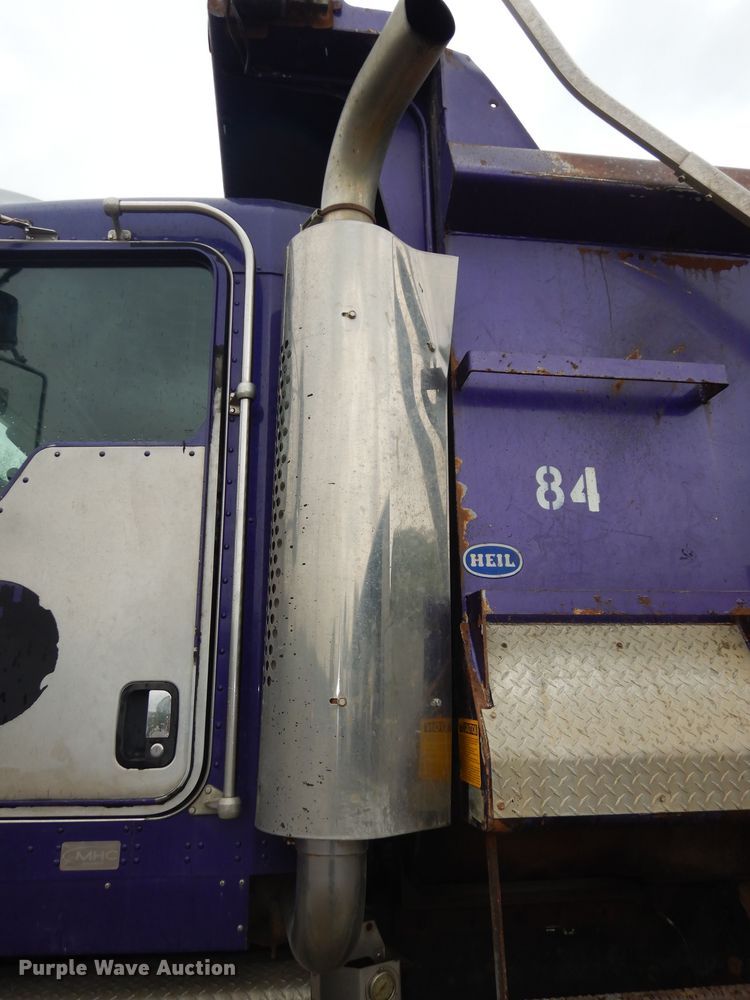 image for item DK1898 2006 Kenworth T800  dump truck