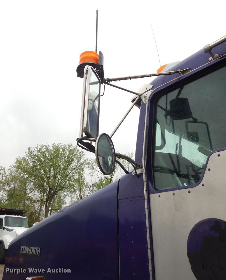 image for item DK1898 2006 Kenworth T800  dump truck