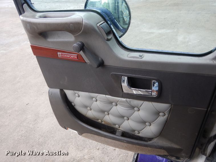 image for item DK1898 2006 Kenworth T800  dump truck