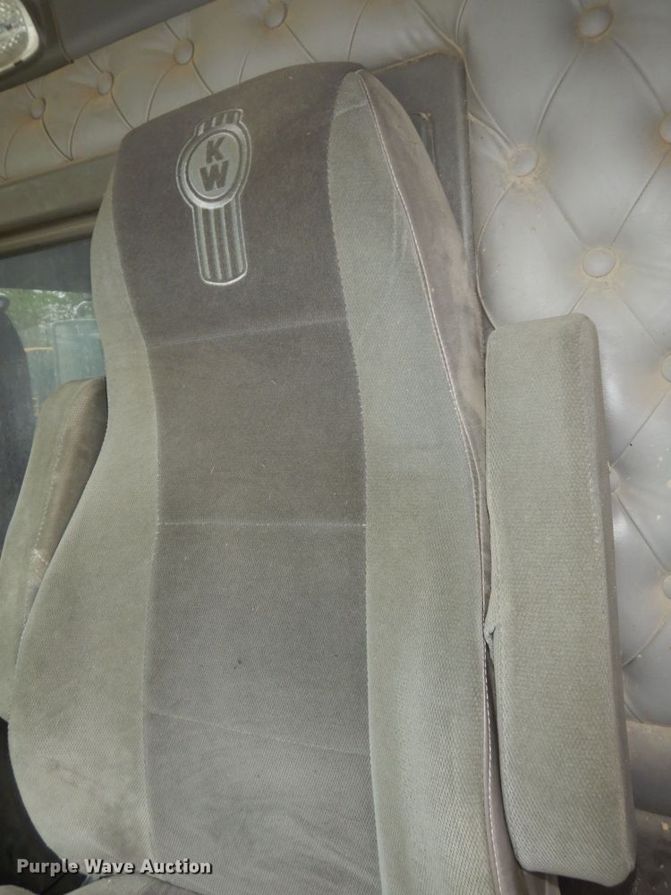 image for item DK1898 2006 Kenworth T800  dump truck