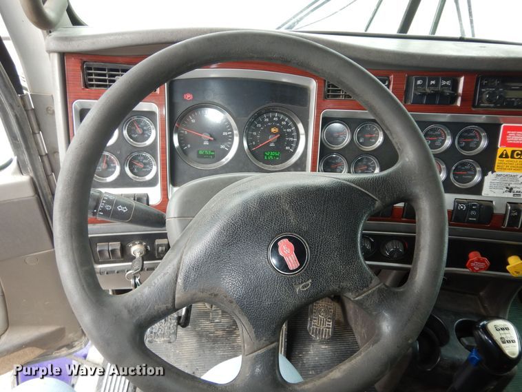 image for item DK1898 2006 Kenworth T800  dump truck