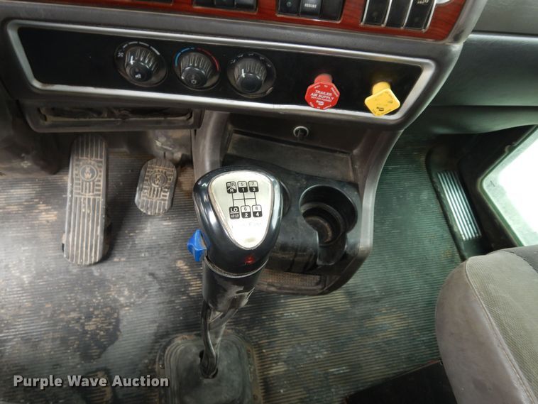 image for item DK1898 2006 Kenworth T800  dump truck