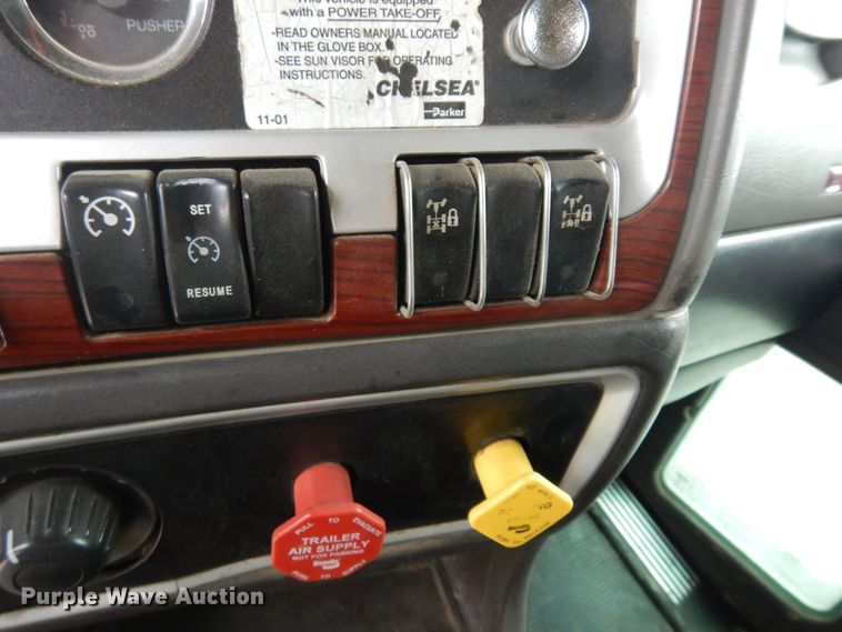 image for item DK1898 2006 Kenworth T800  dump truck