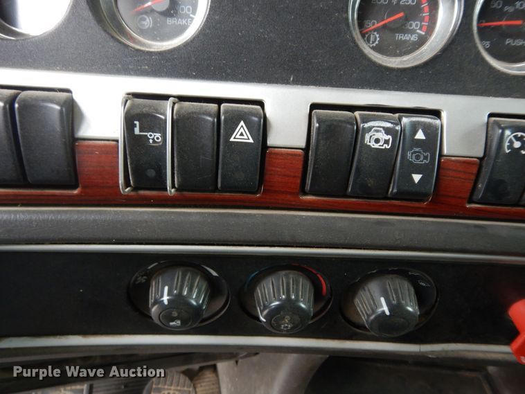 image for item DK1898 2006 Kenworth T800  dump truck