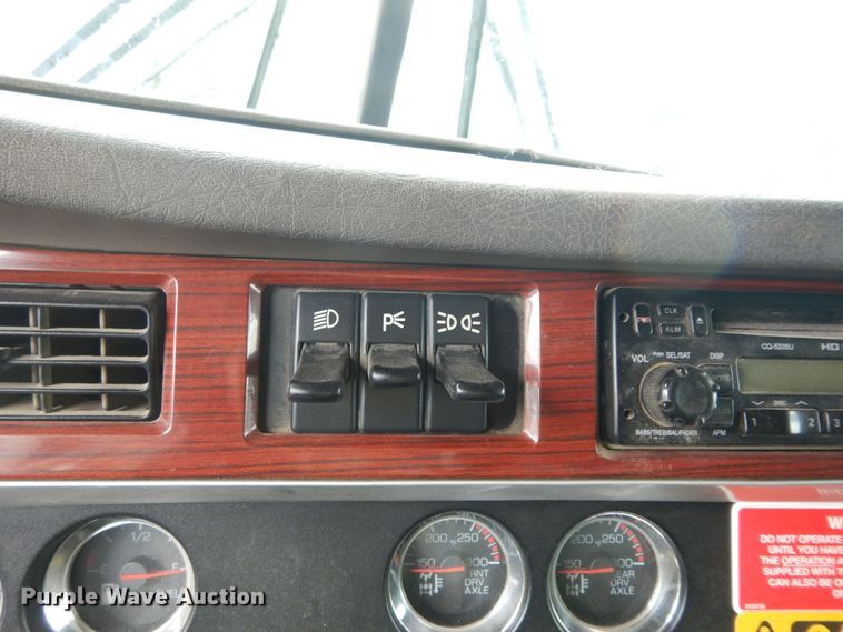 image for item DK1898 2006 Kenworth T800  dump truck