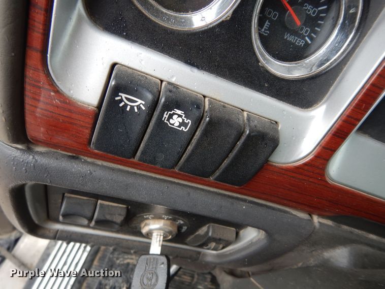 image for item DK1898 2006 Kenworth T800  dump truck