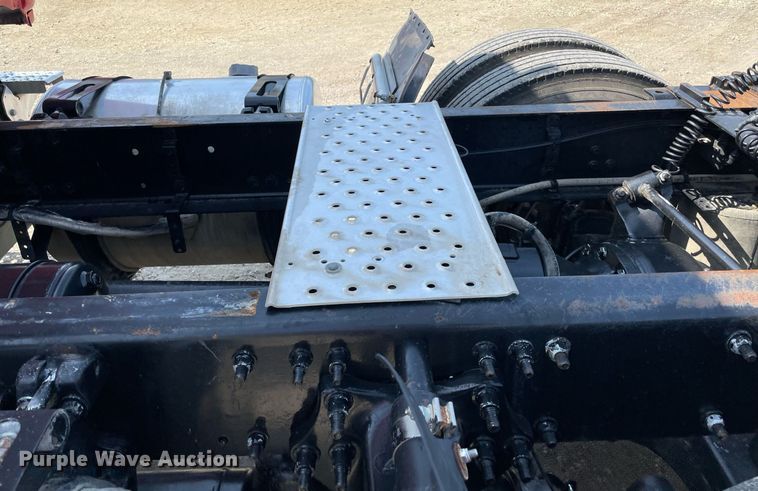 image for item DM0277 2015 Freightliner Cascadia 125  semi truck