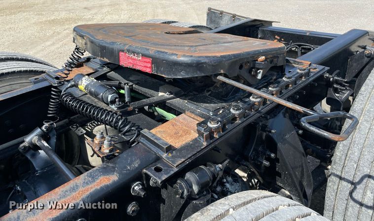 image for item DM0277 2015 Freightliner Cascadia 125  semi truck