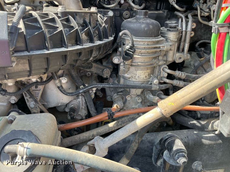 image for item DM0277 2015 Freightliner Cascadia 125  semi truck