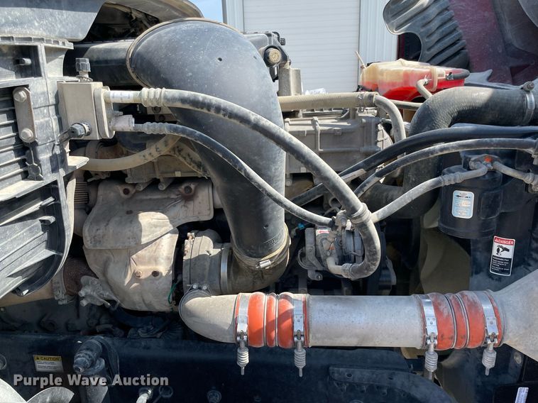 image for item DM0277 2015 Freightliner Cascadia 125  semi truck